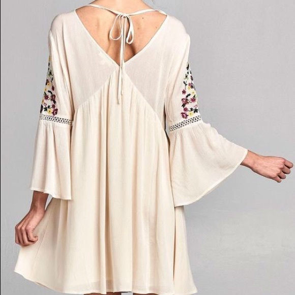 Boho Floral Embroidery Bell Dress - Picture 4 of 7